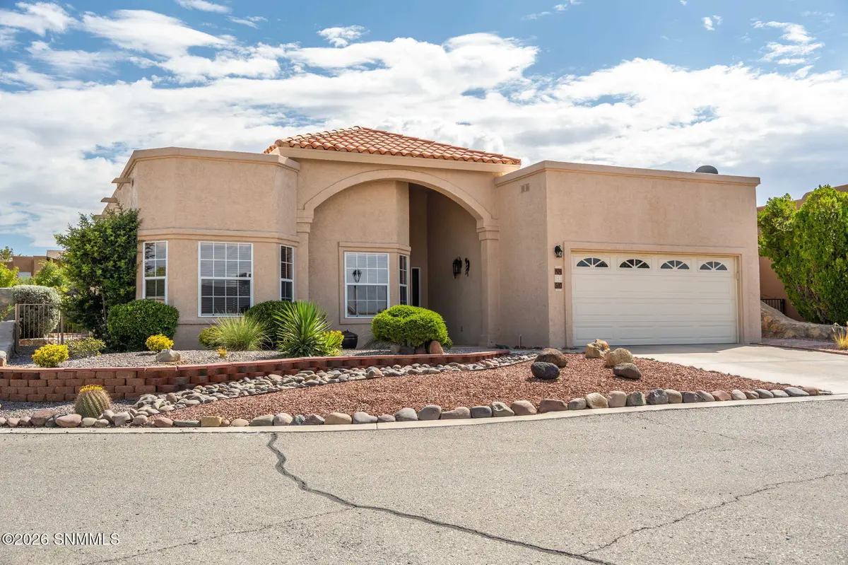 4450 Los Arboles DR, Las Cruces, NM 88011