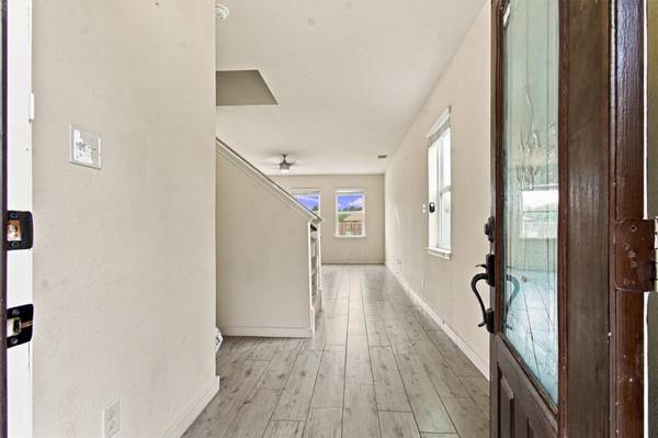 1524 Treeta TRL, Kyle, TX 78640