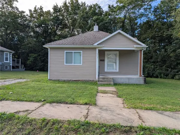 307 E Black Diamond ST, Richmond, MO 64085