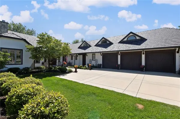 3849 W 139th TER, Leawood, KS 66224