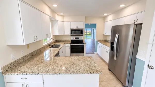 3520 57TH AVENUE CIR W #10, Bradenton, FL 34210