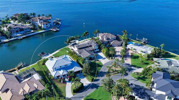 7689 COVE TER, Sarasota, FL 34231