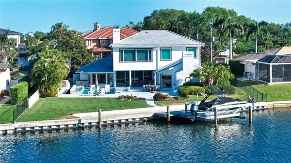 7689 COVE TER, Sarasota, FL 34231