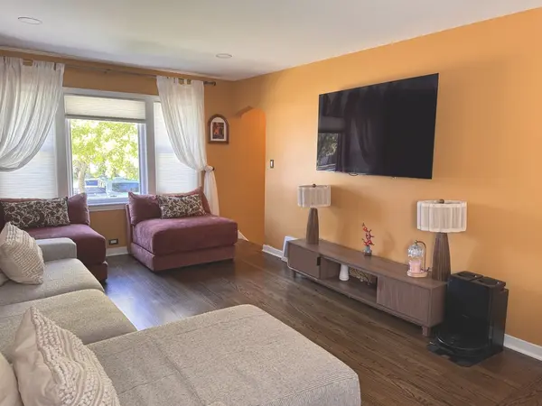 3841 Home AVE, Berwyn, IL 60402