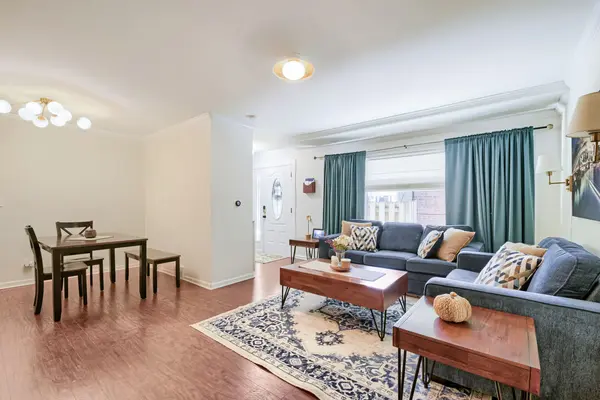 1410 W Sherwin AVE #B, Chicago, IL 60626