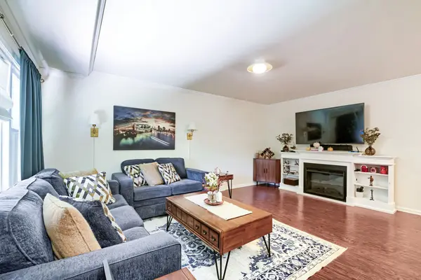 1410 W Sherwin AVE #B, Chicago, IL 60626