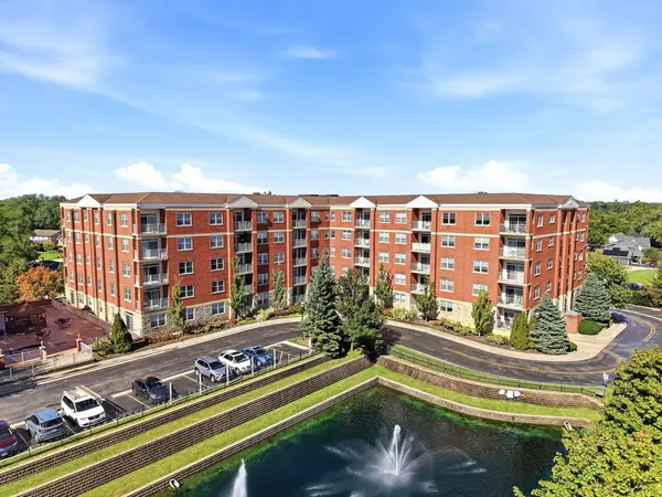 1 Itasca PL #214, Itasca, IL 60143