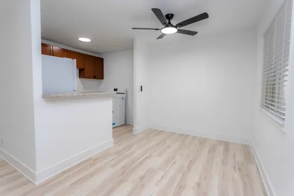 2406 Algonquin RD #4, Rolling Meadows, IL 60008