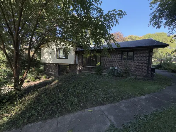 1222 Laurel LN, Schaumburg, IL 60193