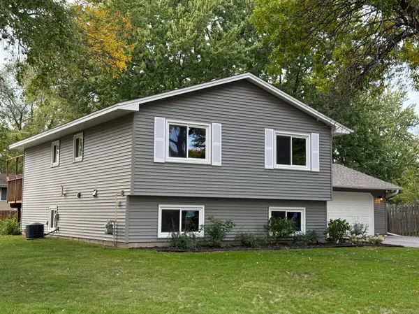 7401 James AVE N, Brooklyn Park, MN 55444