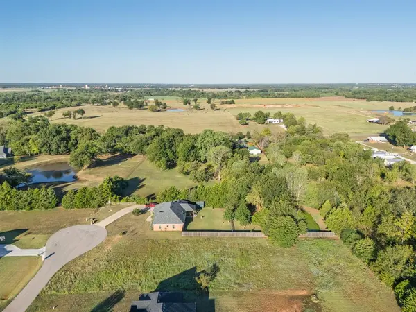 54 Kristin RD, Shawnee, OK 74804