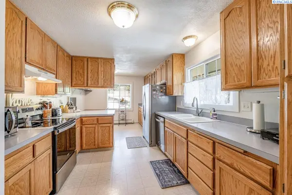 925 SW City View St, Pullman, WA 99163
