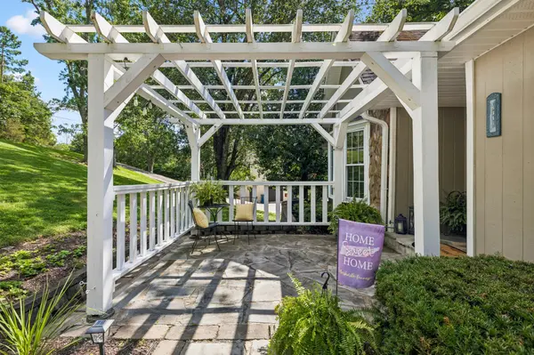 8346 Merrymount Dr, Nashville, TN 37221