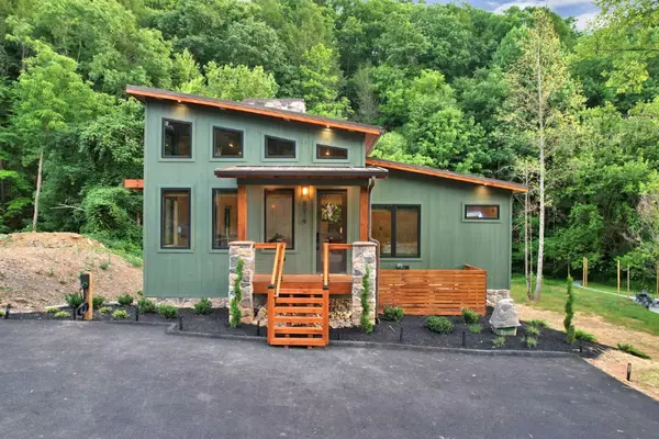 3219 Old Mountain Road, Sevierville, TN 37876