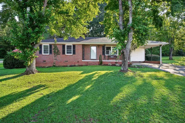136 James AVE, Wellford, SC 29385