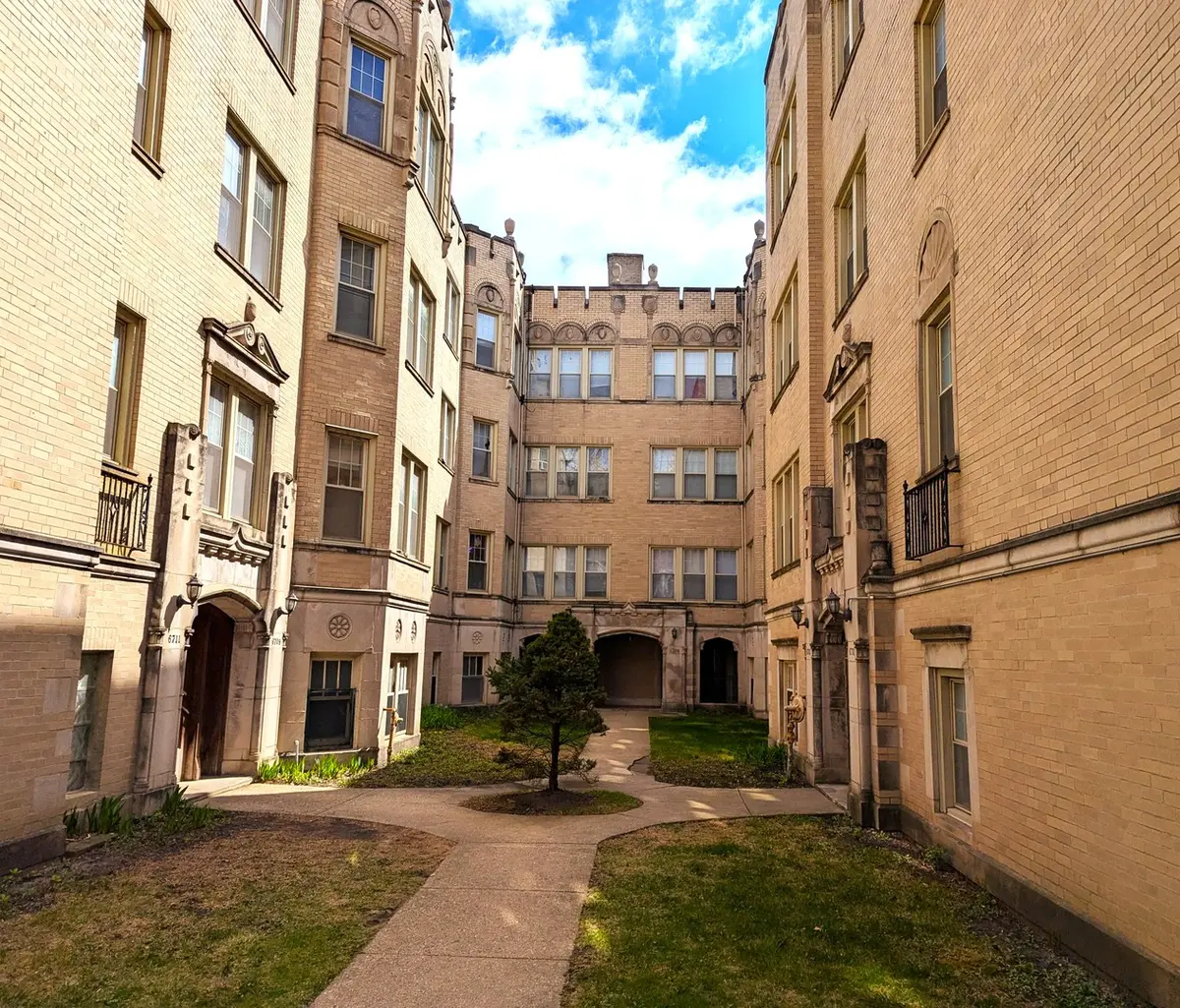 6711 N Greenview AVE #2H, Chicago, IL 60626