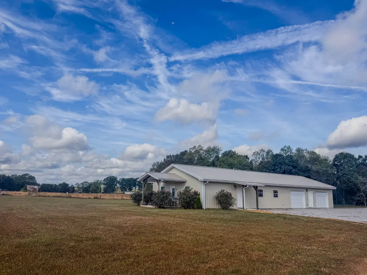 97 Shannon Rd, Leoma, TN 38468