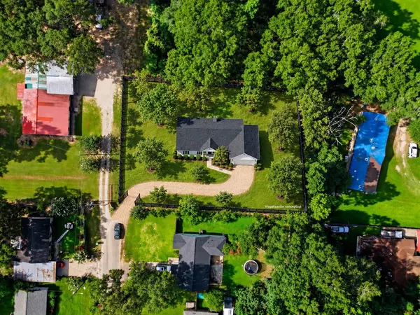 1310 S Franklin Ave, Cleveland, TX 77327