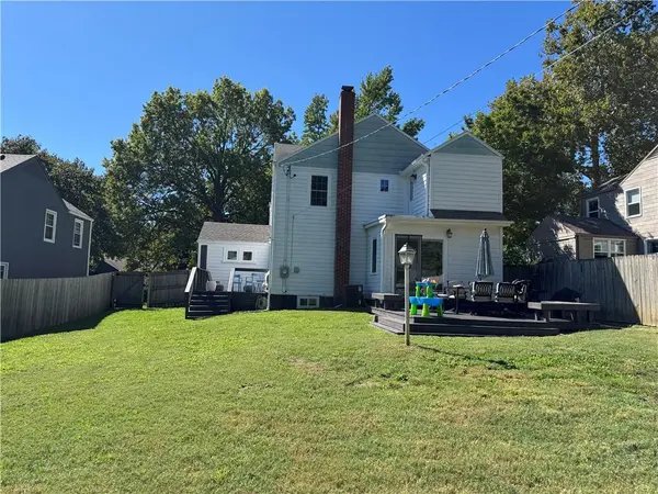 8639 Maiden LN, Kansas City, MO 64114