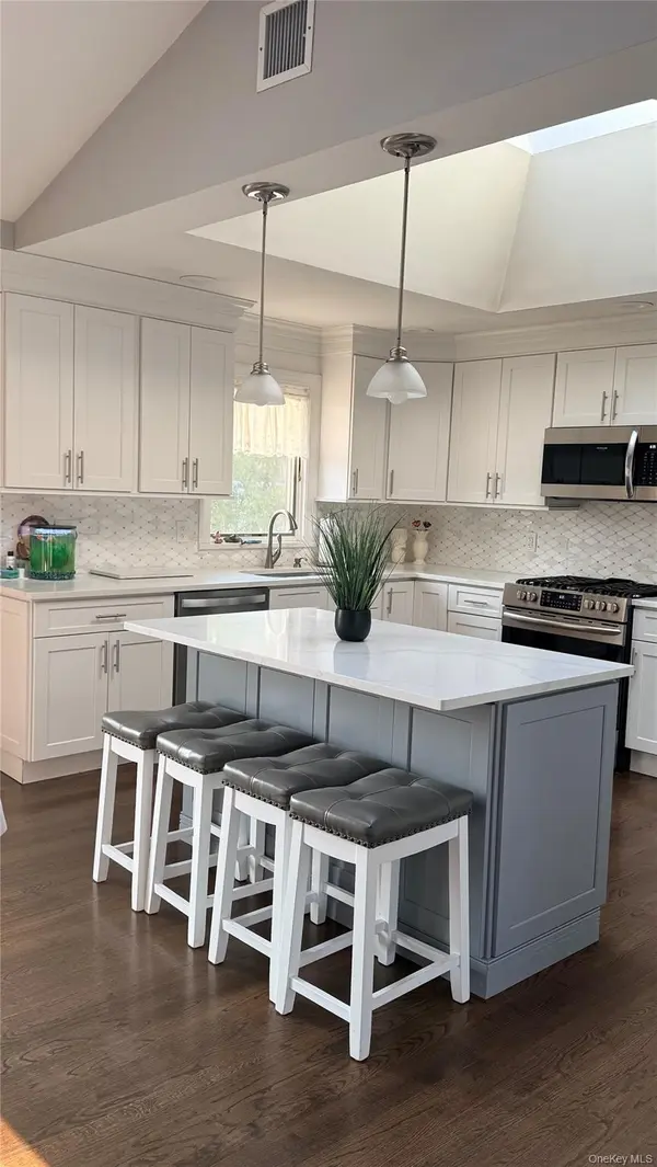 38 Second AVE, Massapequa Park, NY 11762