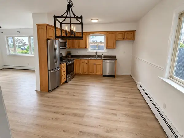 44 Sherwood DR, Mastic Beach, NY 11951