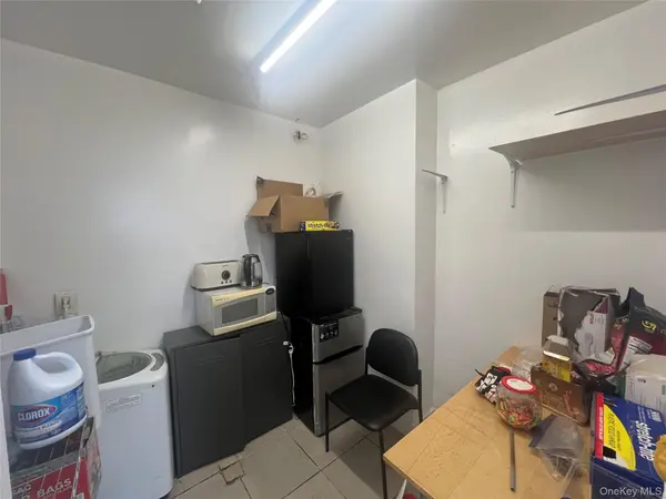 487-491 Willis AVE #489, Williston Park, NY 11596