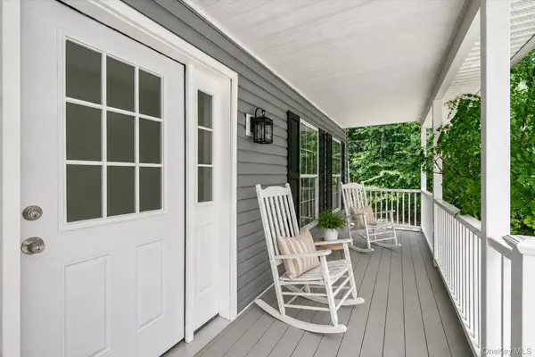 142 Split Rock DR, Barryville, NY 12719