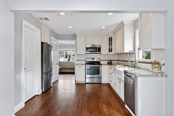 33 Hubbard AVE, Freeport, NY 11520