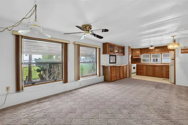 31722 IMPERIAL DR, Tavares, FL 32778
