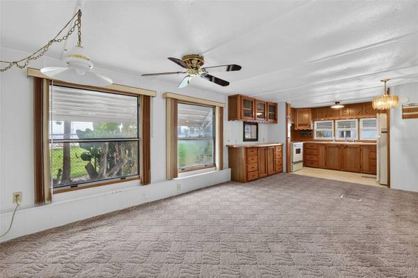 31722 IMPERIAL DR, Tavares, FL 32778