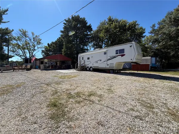 8354 Conservation RD, Alma, IL 62807