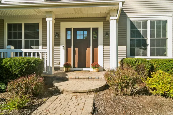 1226 Eric LN, Lake Zurich, IL 60047