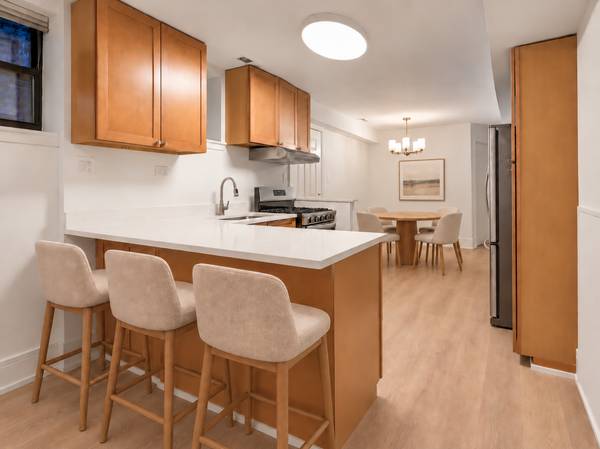 708 W Buckingham PL #G, Chicago, IL 60657