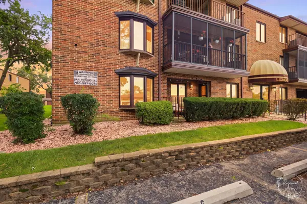 13531 Lamon AVE #203, Crestwood, IL 60418