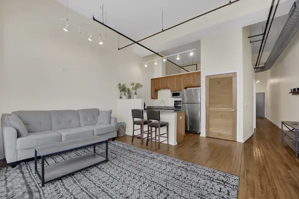 1645 W Ogden AVE #718, Chicago, IL 60612