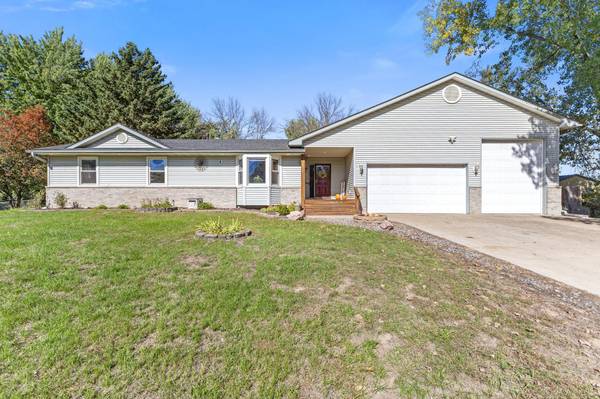 61 212th LN NW, Cedar, MN 55011