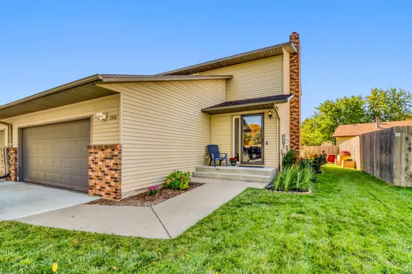 2306 26 1/2 CT S, Fargo, ND 58103