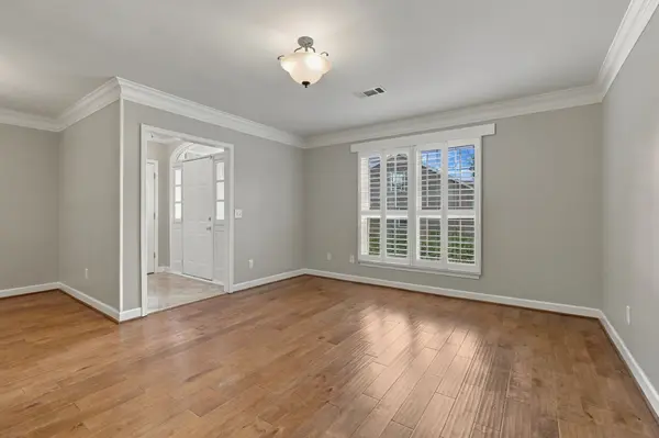 8515 Sawyer Brown Rd, Nashville, TN 37221