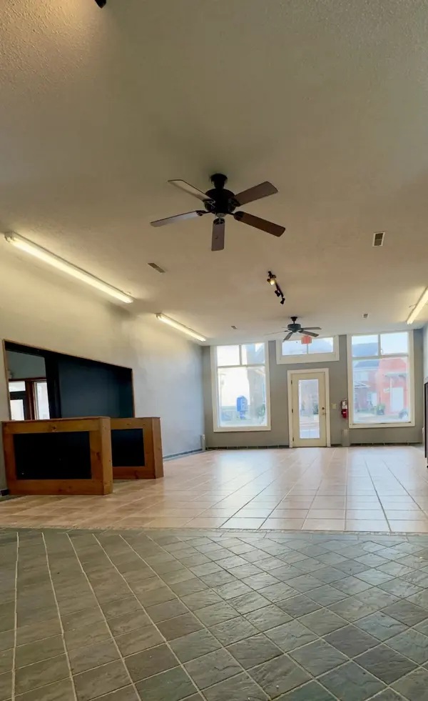 302 E Main St, Decherd, TN 37324