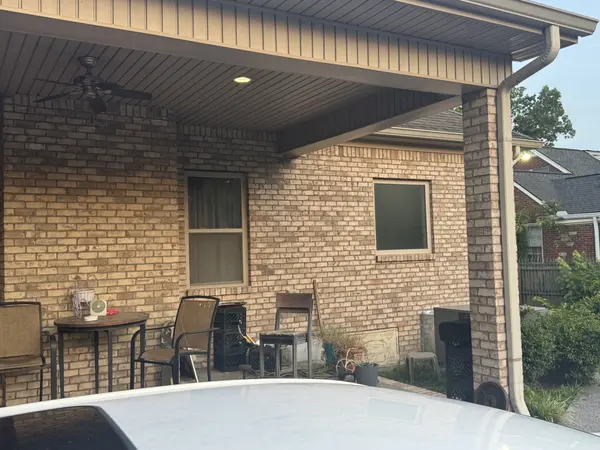 1719 River Dr, Nashville, TN 37218