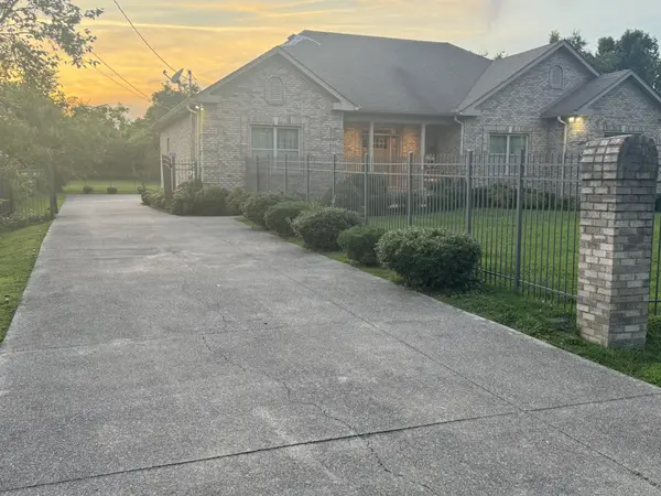 1719 River Dr, Nashville, TN 37218