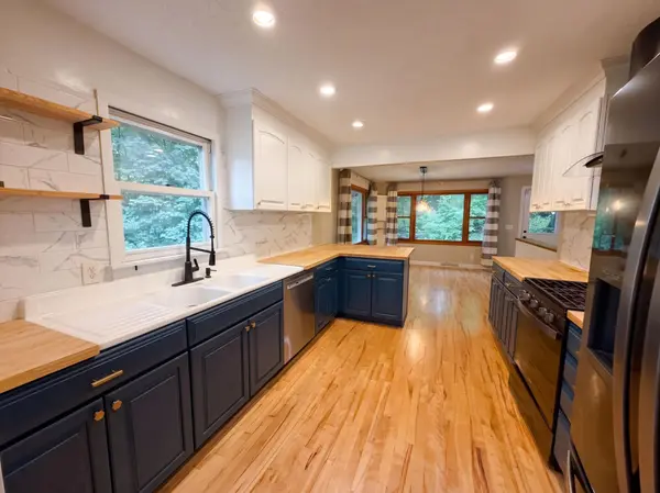 6710 Hopi RD, Chanhassen, MN 55317