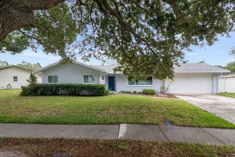 1113 GLENMOOR CT, Clearwater, FL 33764