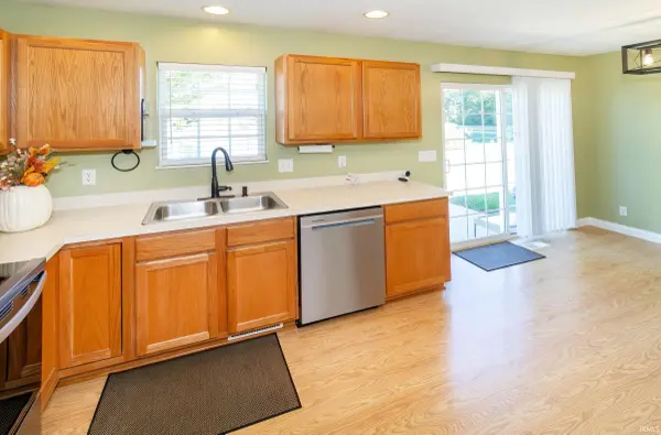 3444 Stoney Lake DR, Evansville, IN 47725