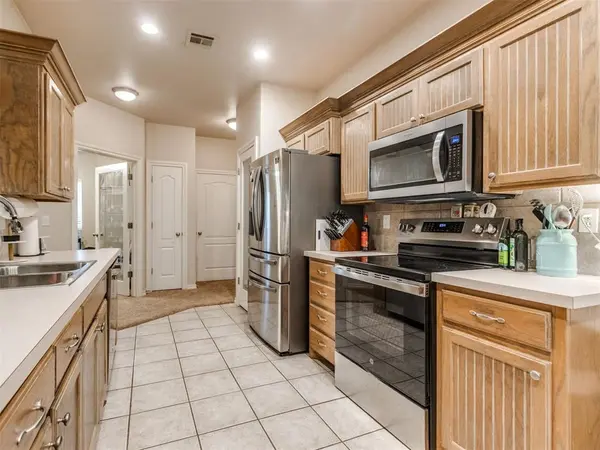 4617 Stag Horn DR, Yukon, OK 73099