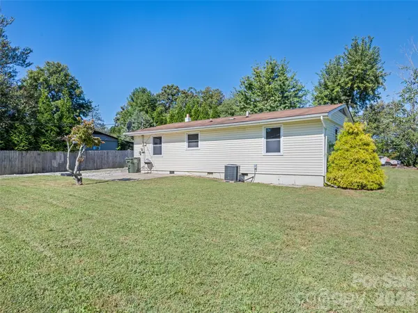 1188 Eastbrook DR, Hendersonville, NC 28720