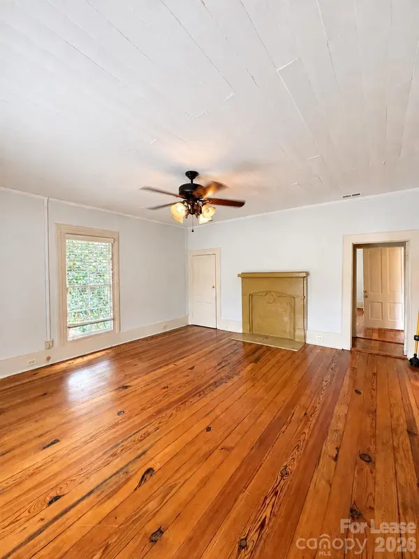 500 John ST #Room 4, Matthews, NC 28105