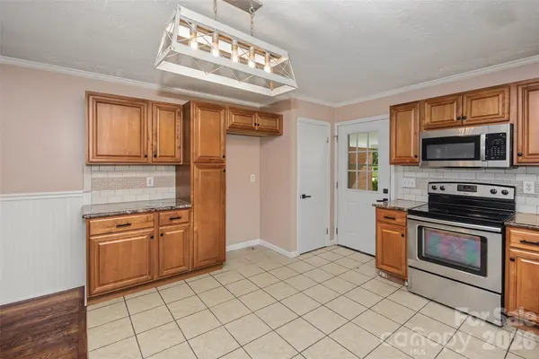 517 N Carolina AVE, Statesville, NC 28677
