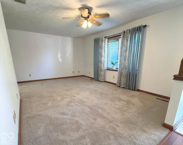 1383 Holiday LN W, Brownsburg, IN 46112