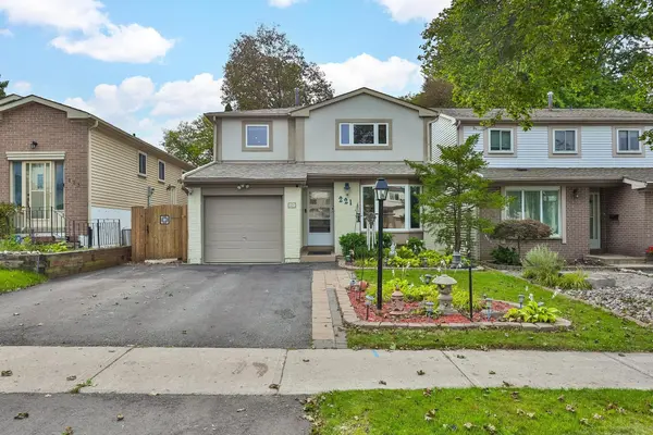 221 Snowshoe CRES, Markham, ON L3T 4N2